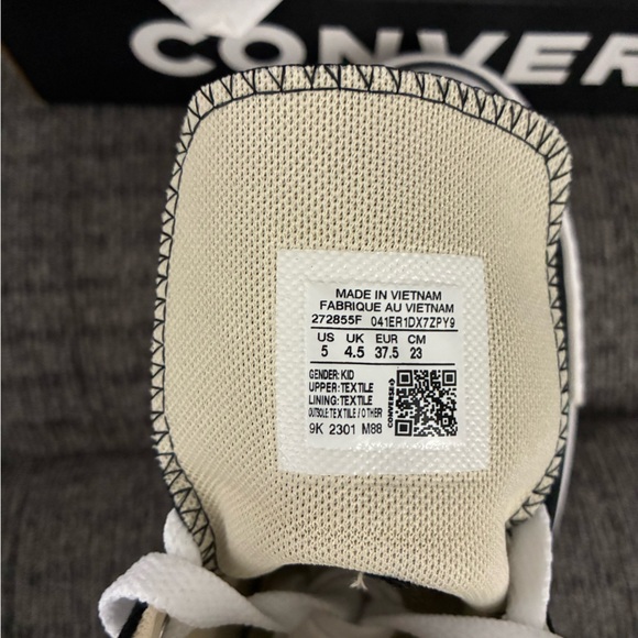 Converse Kids Black & White "Eva Lift" High-Top Platform Sneakers, size 5 - Picture 3 of 5